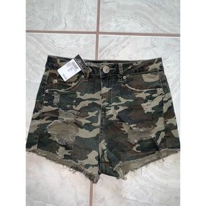 Camo high rise shorts